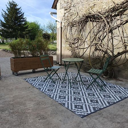 Luzillé Au Domaine Du Bois Joubert Bed & Breakfast エクステリア 写真