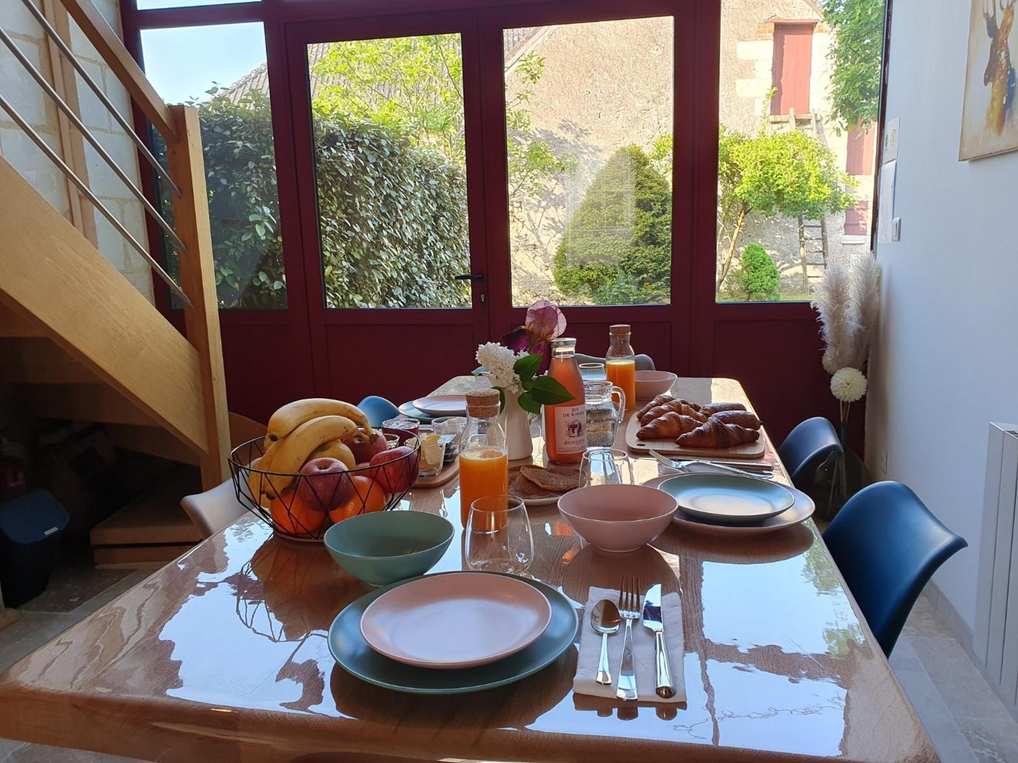 Luzillé Au Domaine Du Bois Joubert Bed & Breakfast エクステリア 写真